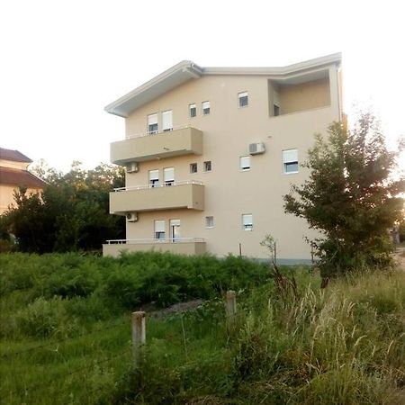 Tufio Apartmani 울친 외부 사진